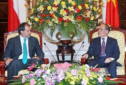 Переговоры между спикером вьетнамского парламента и председателем Сената Чили - ảnh 1